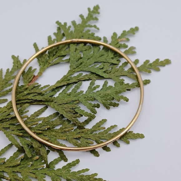 ✨️Gold tone round wire bangle 🍀3 for $15 - - Picture 2 of 3